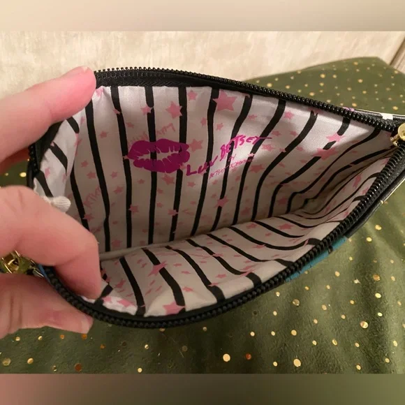 Luv Betsey Johnson Wristlet Green Red Pouch Kitty Cat Rainbow Unicorn Clutch Bag - Picture 4 of 4